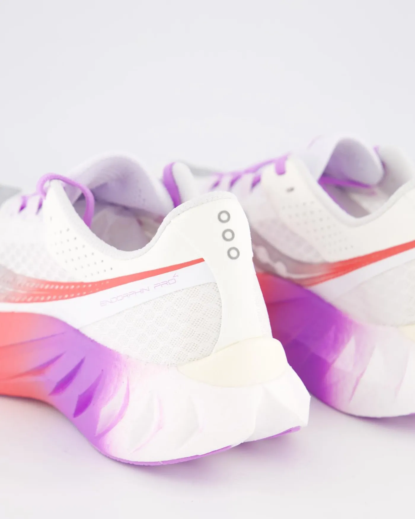 Dames Endorphin Pro 4 Sneaker Wit