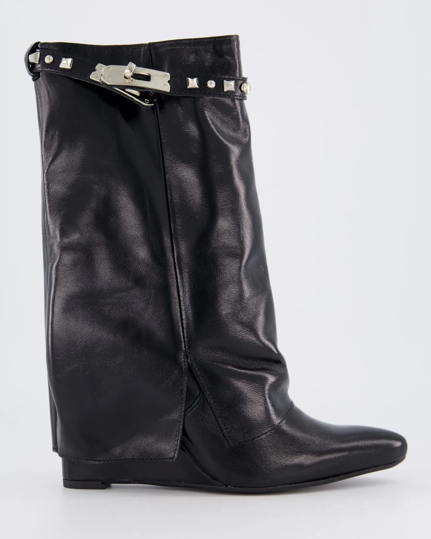 Dames Studded Shiny Leather Wedge