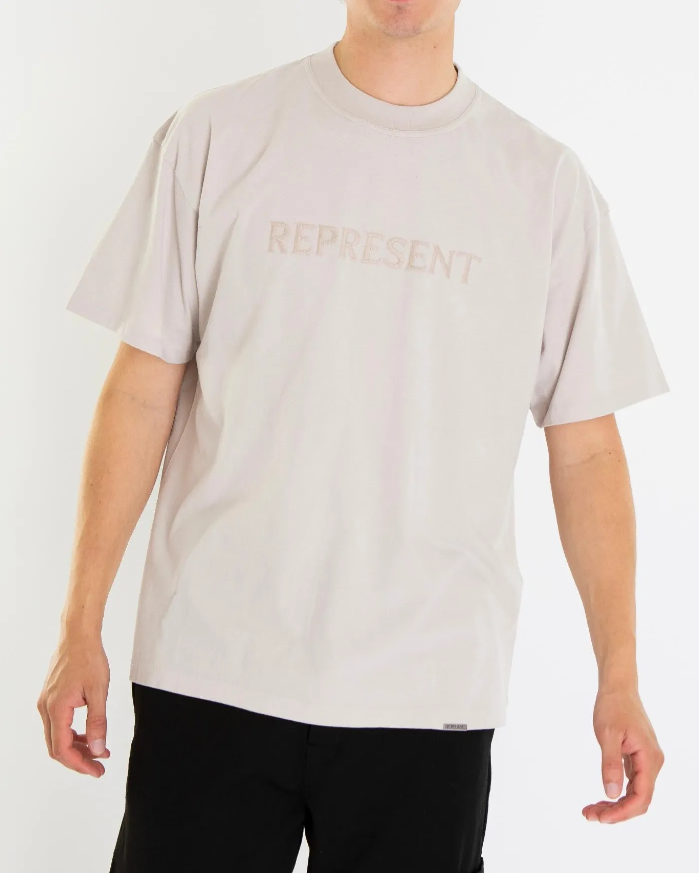 Heren Embroidered Serif TShirt Grijs